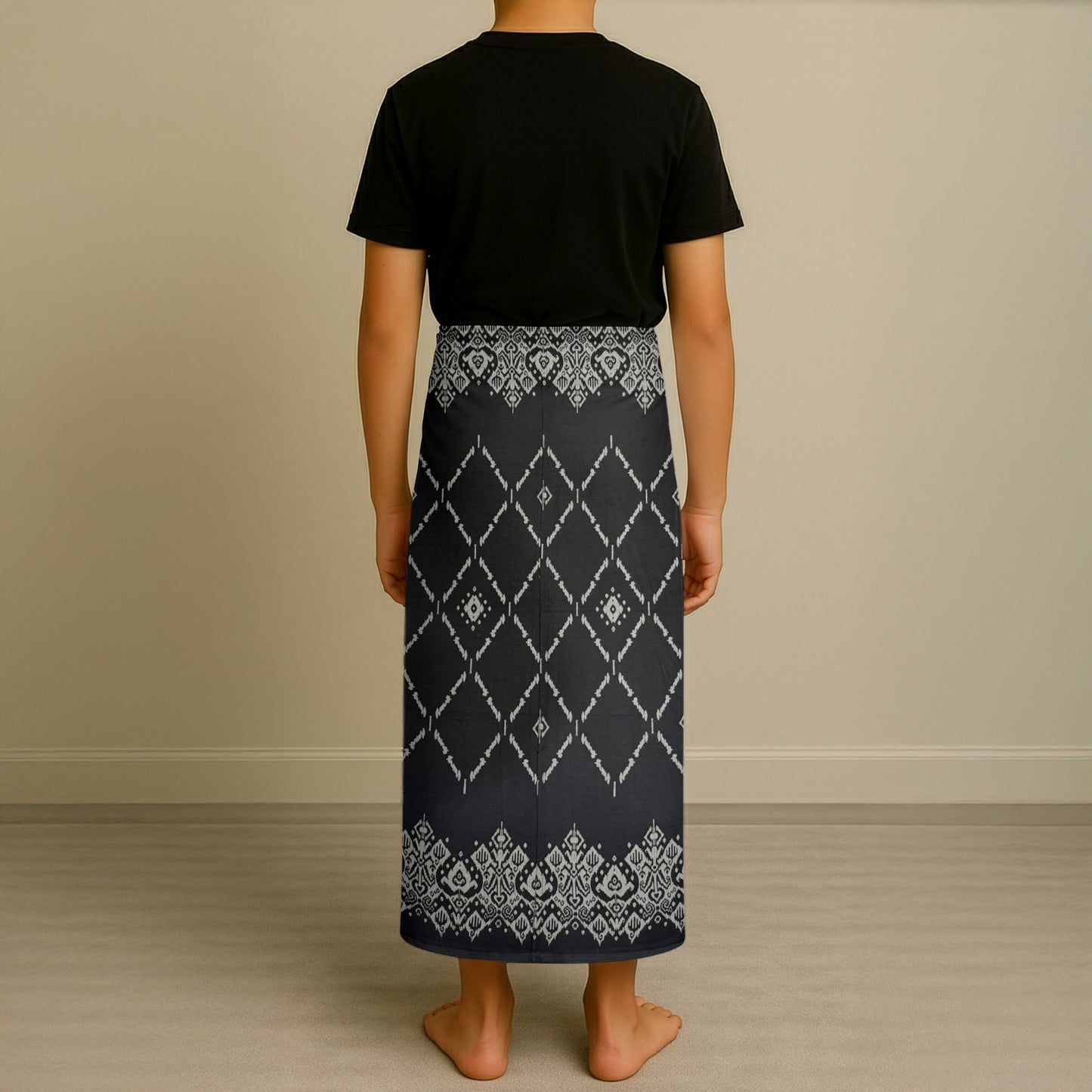 CHILDRENS GAJAH DUDUK SARONG - BLACK / SILVER